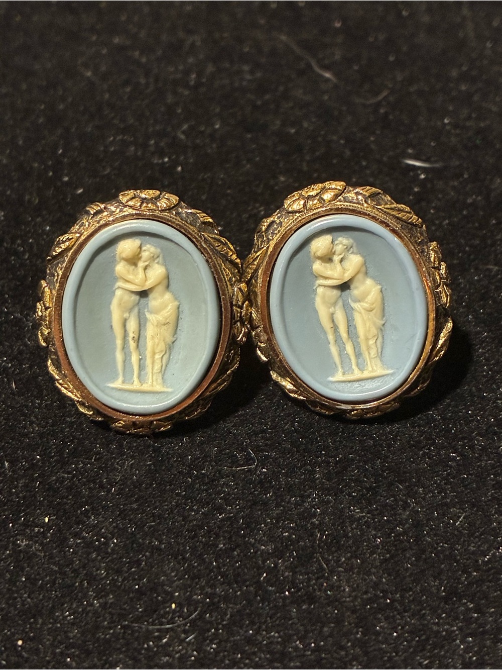 Vintage Wedgwood Style Lovers Embrace Cameo Cufflinks